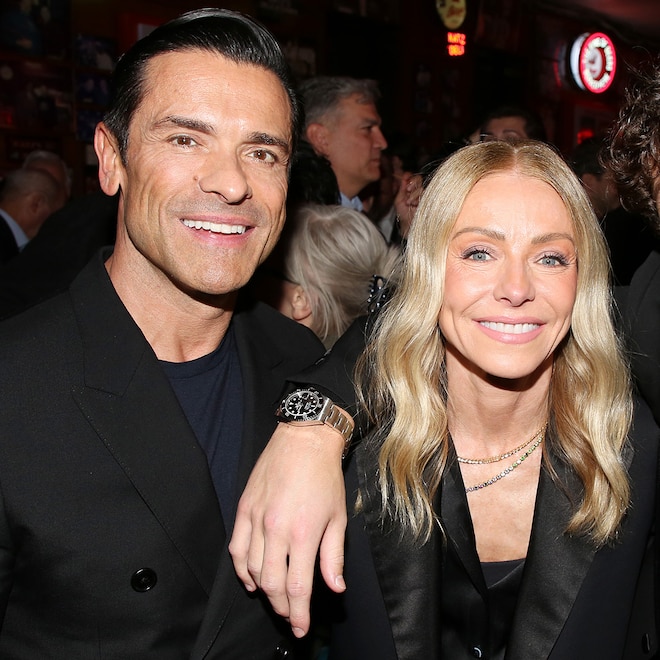 Mark Consuelos, Kelly Ripa, Joaquin Consuelos
